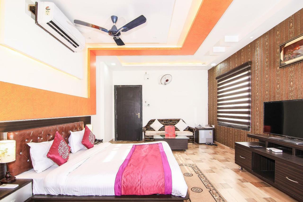 Capital O 15422 Shiva Inn Unnao Экстерьер фото
