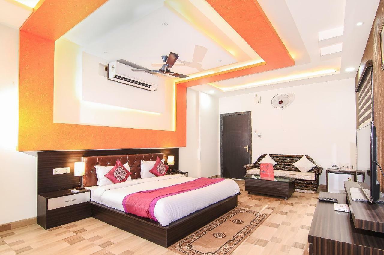 Capital O 15422 Shiva Inn Unnao Экстерьер фото
