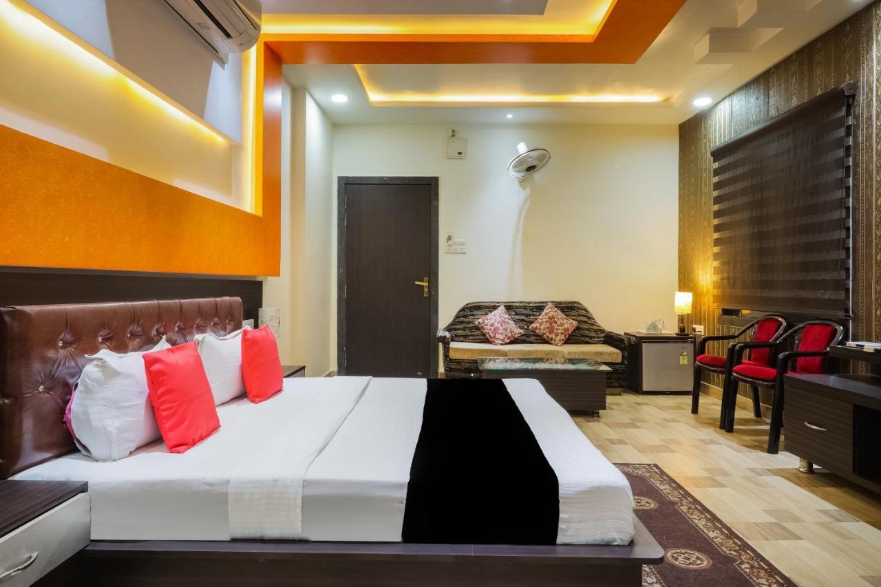 Capital O 15422 Shiva Inn Unnao Экстерьер фото
